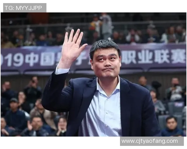 李德林与姚明的篮球传奇：从青涩少年到巅峰巨星的成长之路