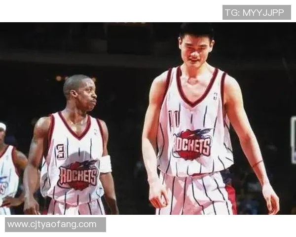 姚明如何通过篮板球改变比赛格局与篮球运动的发展历程分析